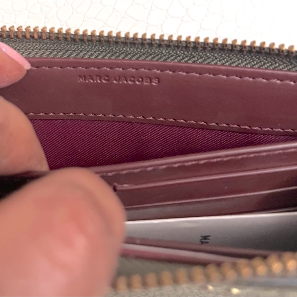 MARC JACOBS Khaki Green Leather Zip-Around Wristlet Wallet New With Tag - Picture 5 of 8